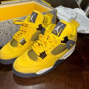 Air Jordan 4 Retro Lightning 2021 Style Sneakers Size 10 CT8527-700